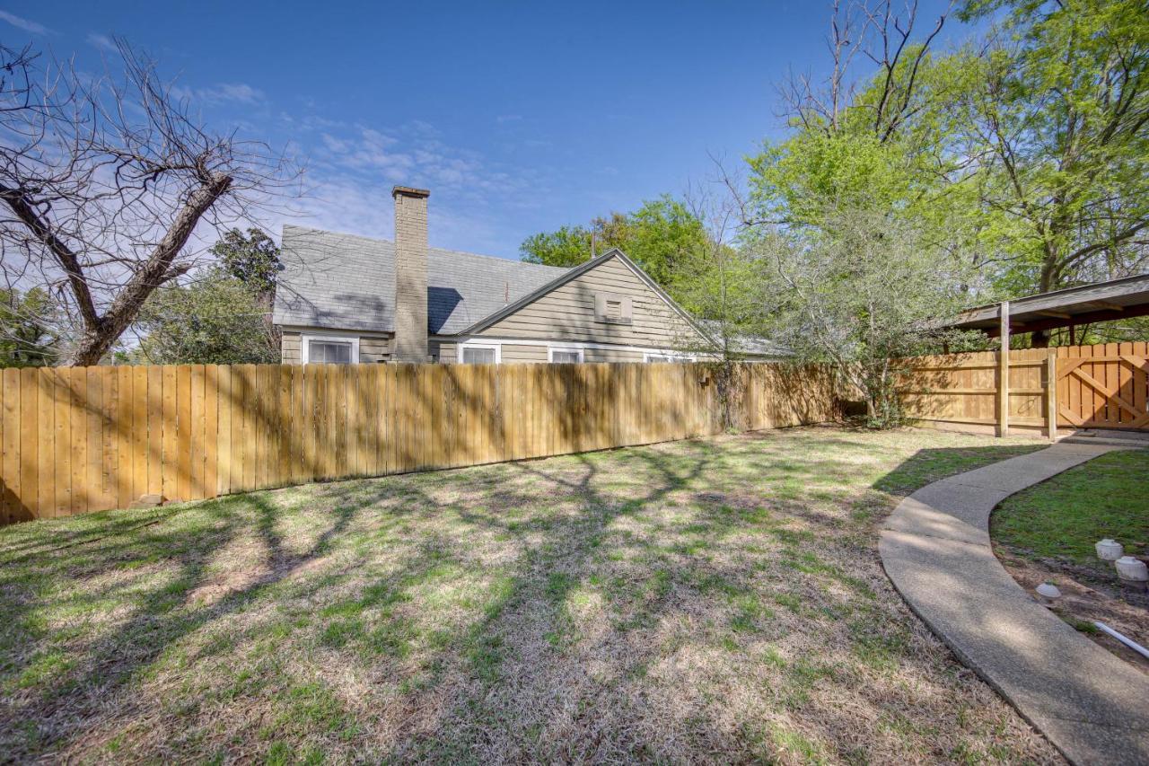 The Pink Azalea - Tyler Home With Yard And Patio! Exterior photo